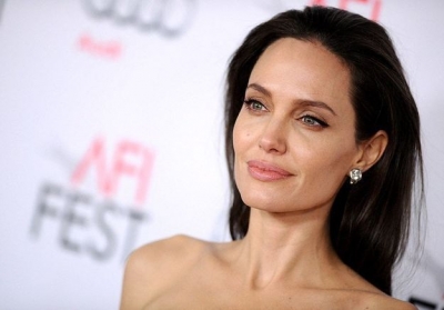 Angelina Jolie moquée à l’adolescence : « Je ne correspondais pas aux standards de l'époque »